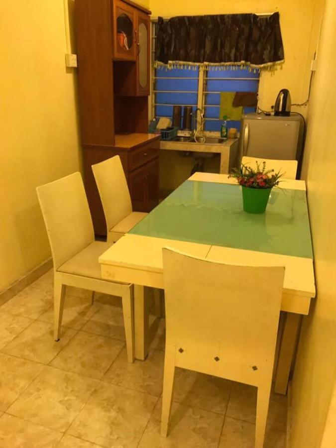 Trisya Homestay Kuala Terengganu Ngoại thất bức ảnh