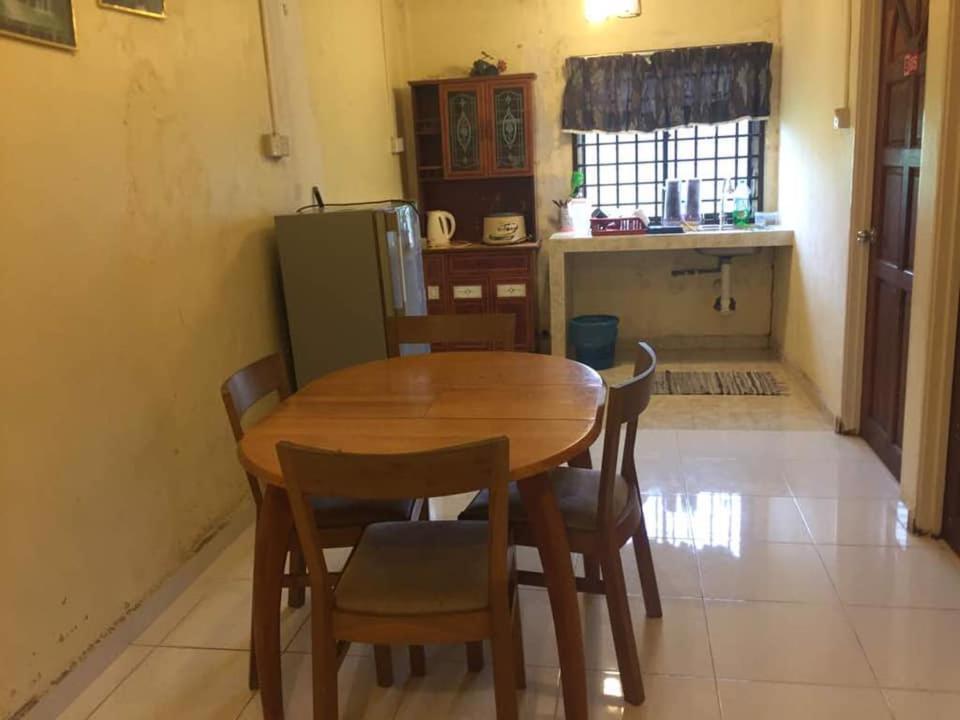 Trisya Homestay Kuala Terengganu Ngoại thất bức ảnh